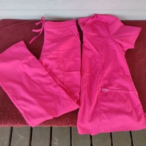 Cherokee Women's Workwear Revolution V-Neck Top Scrub set